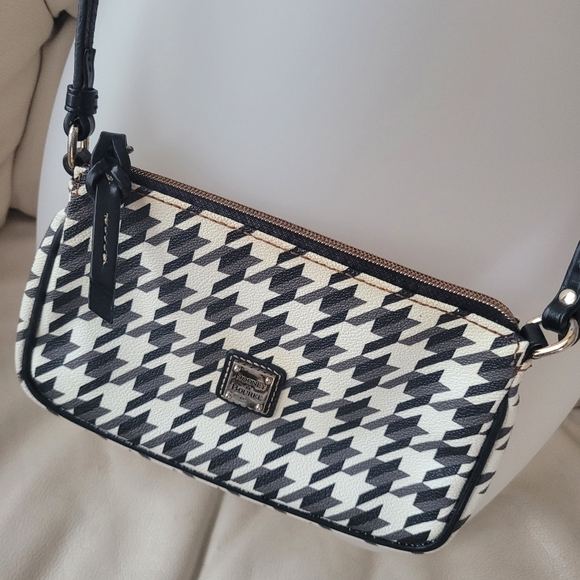 Dooney & Burke Vintage Crossbody - Picture 12 of 16